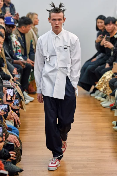 Look 25